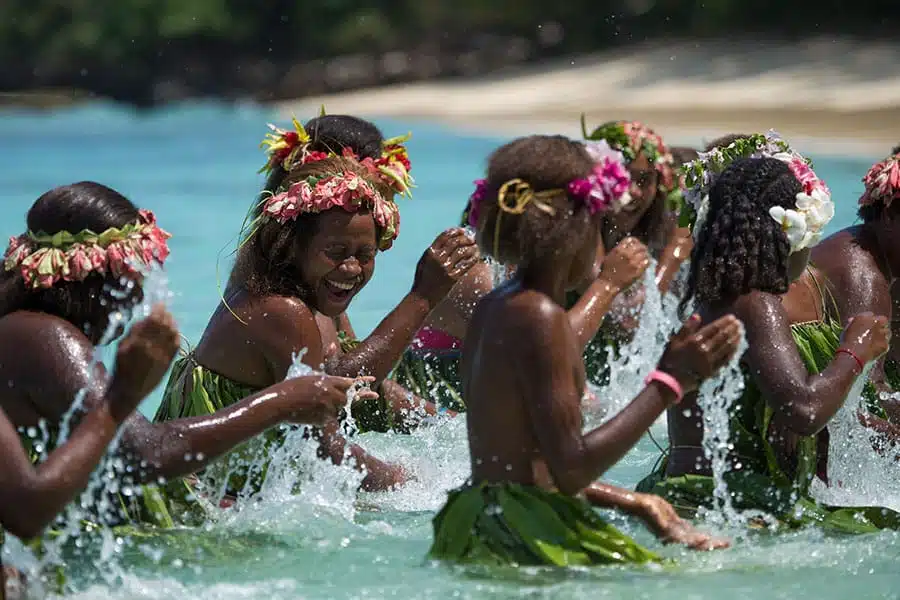 paradise-lagoon-vanuatu-900×600