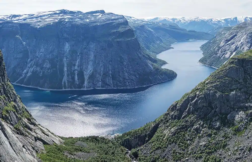 way to Trolltunga
