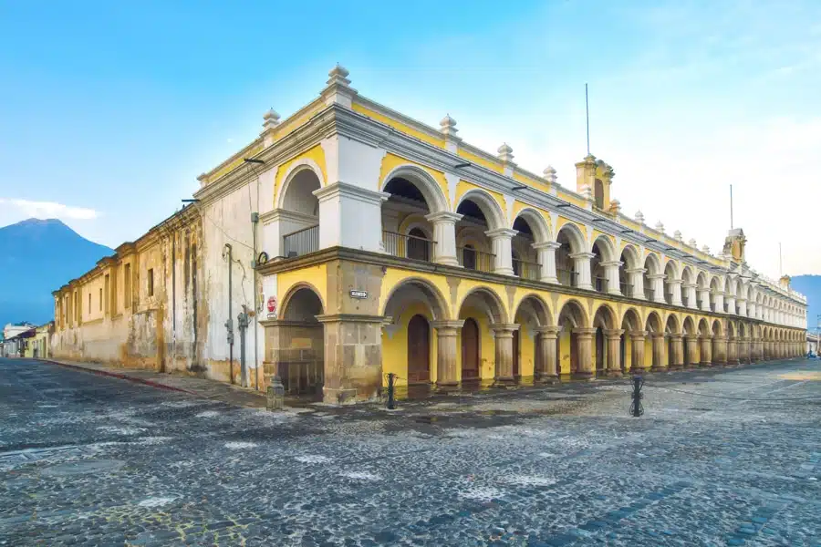 Place-central-Antigua-Guatemala