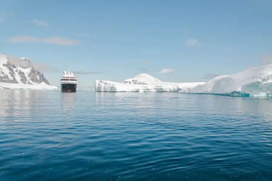 Etienne Garcia et Patrick Marchesseau : 2 capitaines experts de la navigation polaire