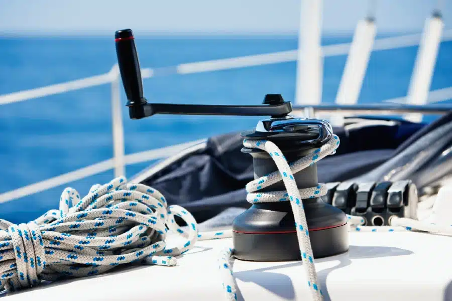 Voyage en voilier : l’art de la navigation traditionnelle