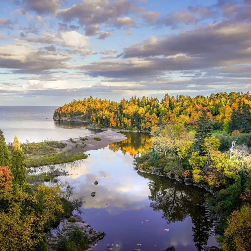 Les Premières Nations du Canada et des Grands Lacs