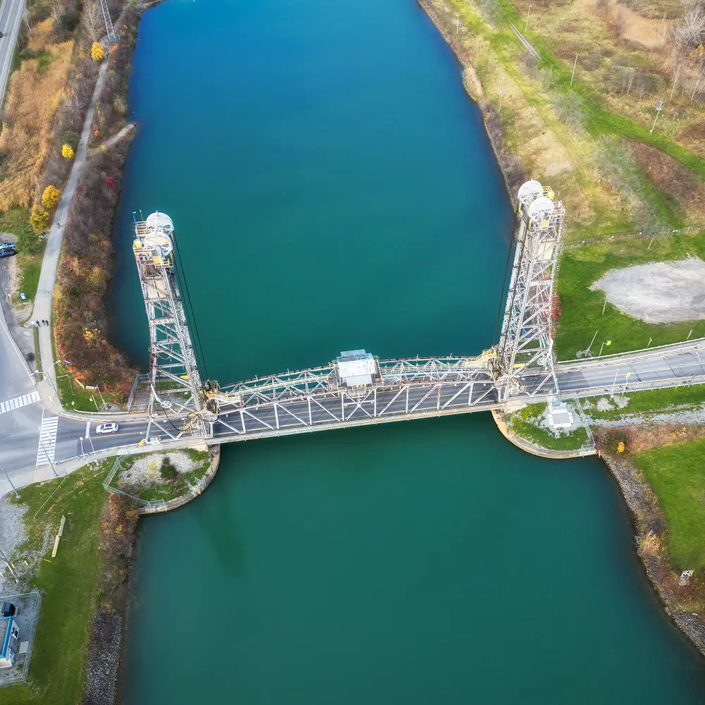 tower bridge over welland canal