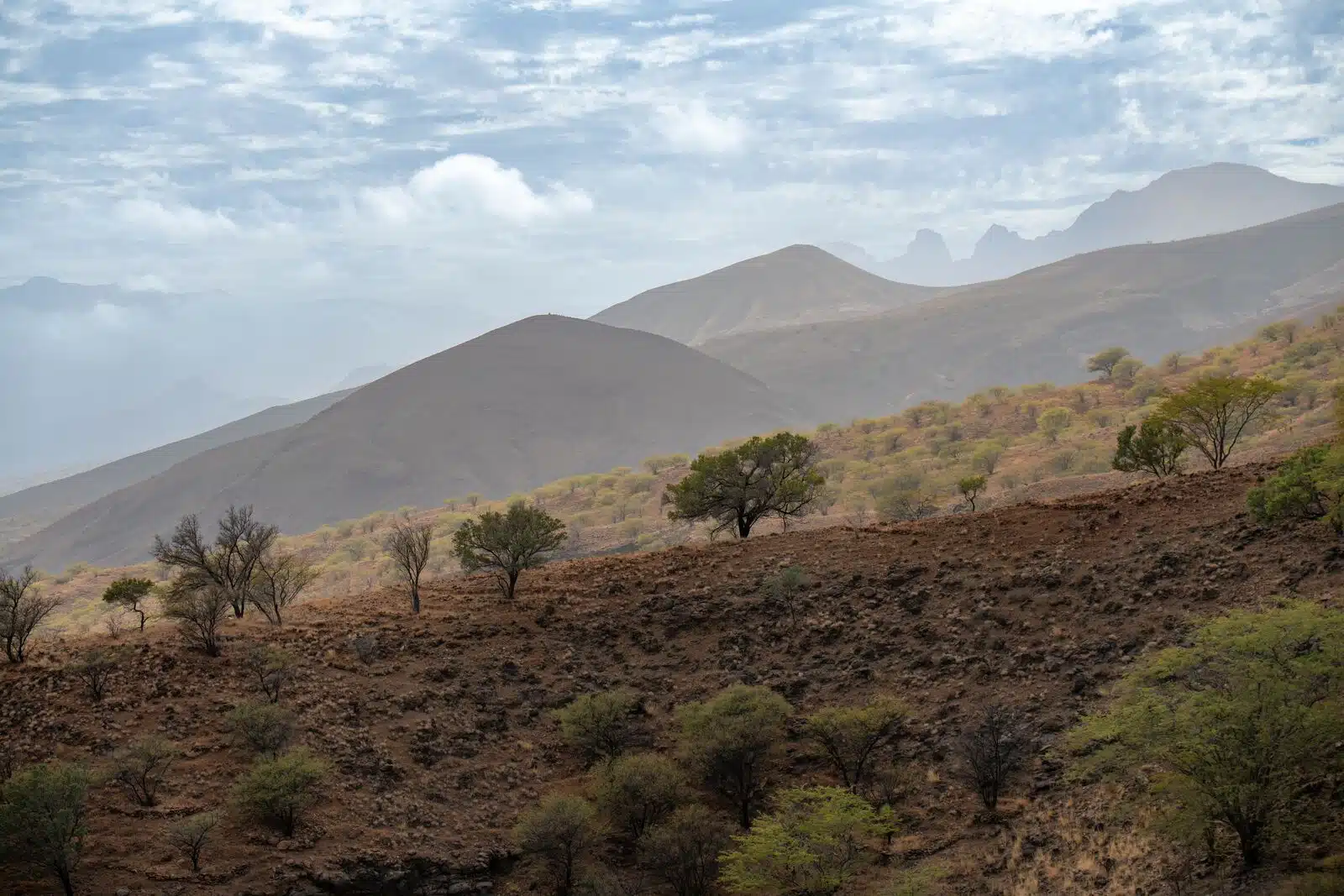 image-une Paysage montagneux semi désertique du Cap-Vert