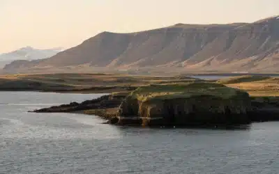 Travel to Iceland in the heart of volcanoes, glaciers and fjords