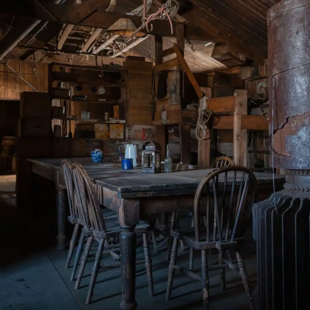 voyager-antarctique Intérieur de la cabane de Robert Falcon Scott, île de Ross, Antarctique