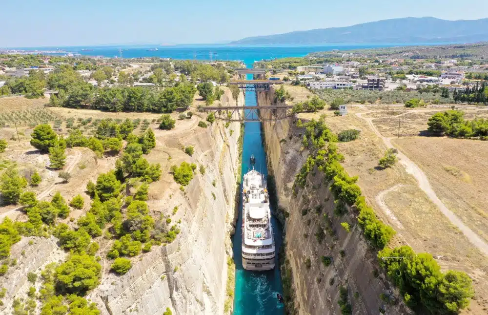 image-une Le Canal de Corinthe
